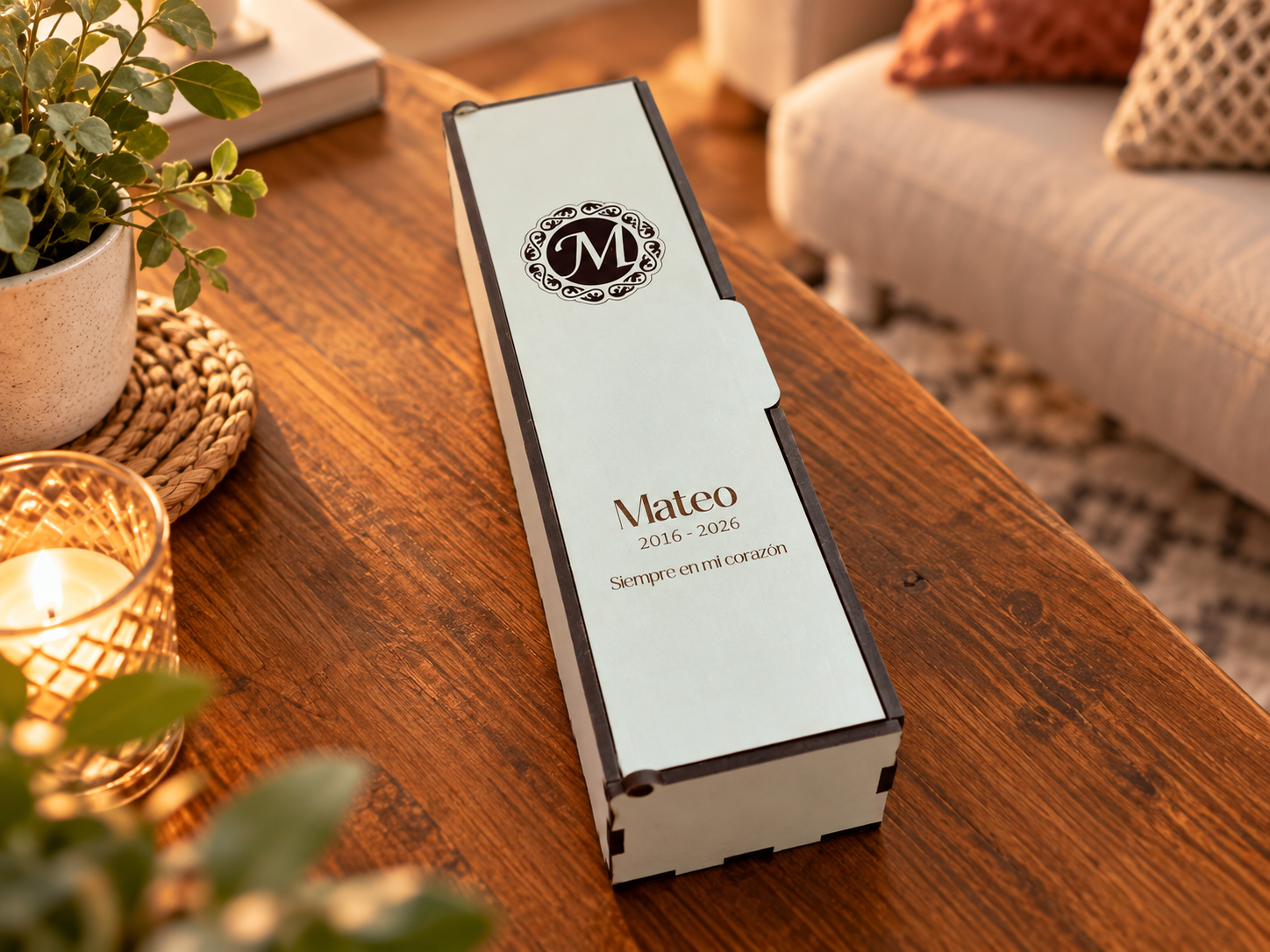 Caja de recuerdo personalizada de Mateo